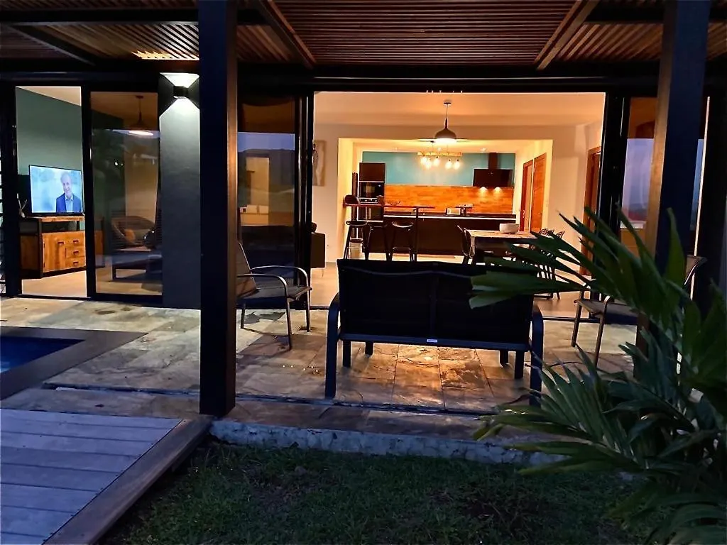 Villa Passion Cannelle de standing avec sa piscine vue mer Les Trois-Ilets 0*,  Martinique