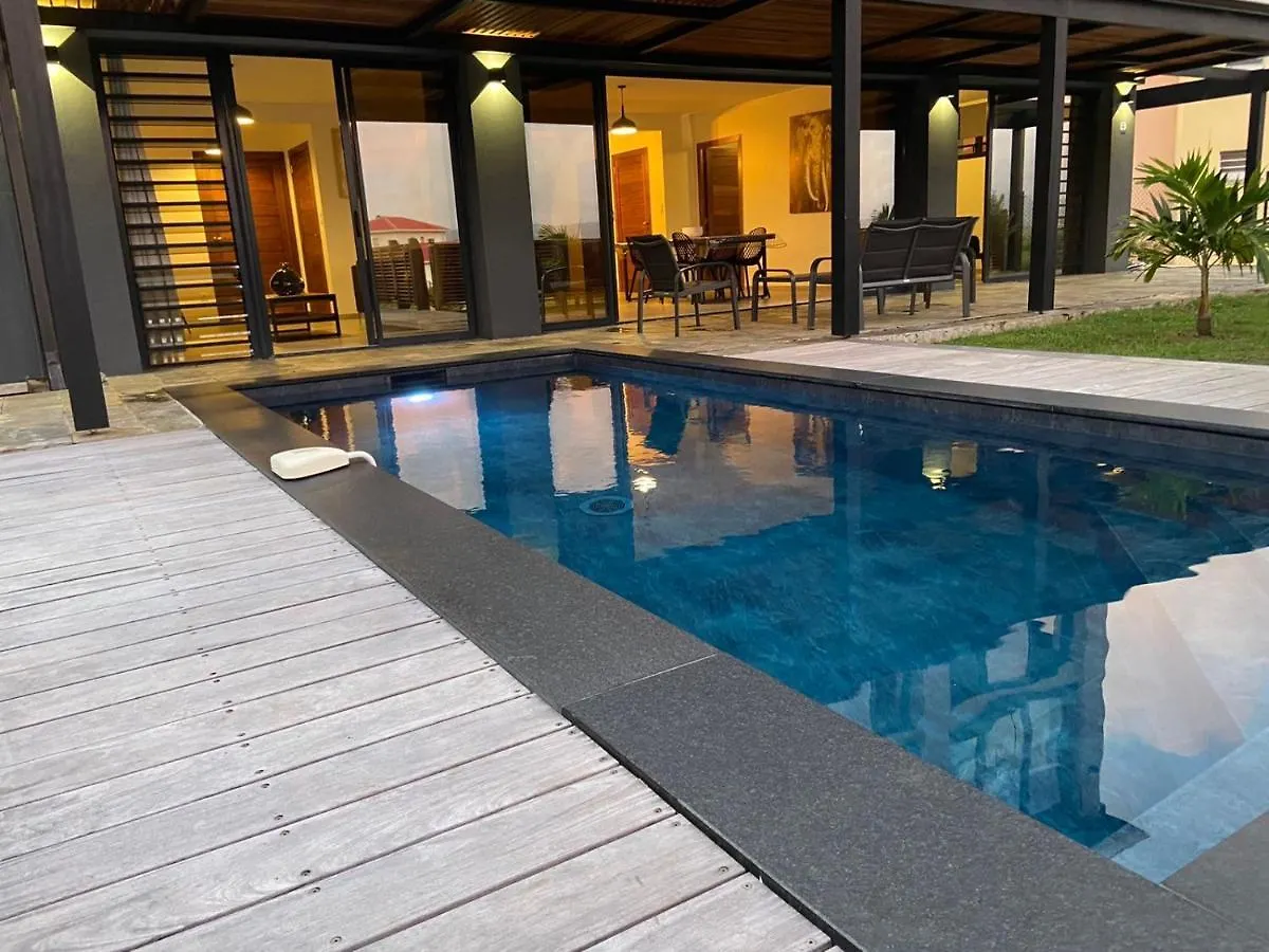 Villa Passion Cannelle De Standing Avec Sa Piscine Vue Mer Les Trois-Ilets